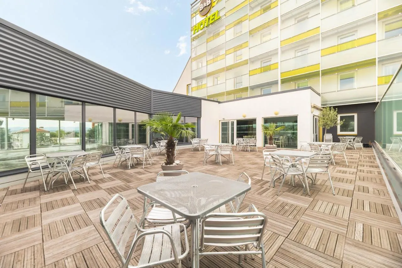 B&B Hôtel LYON Sud Etats Unis Vénissieux 2*,