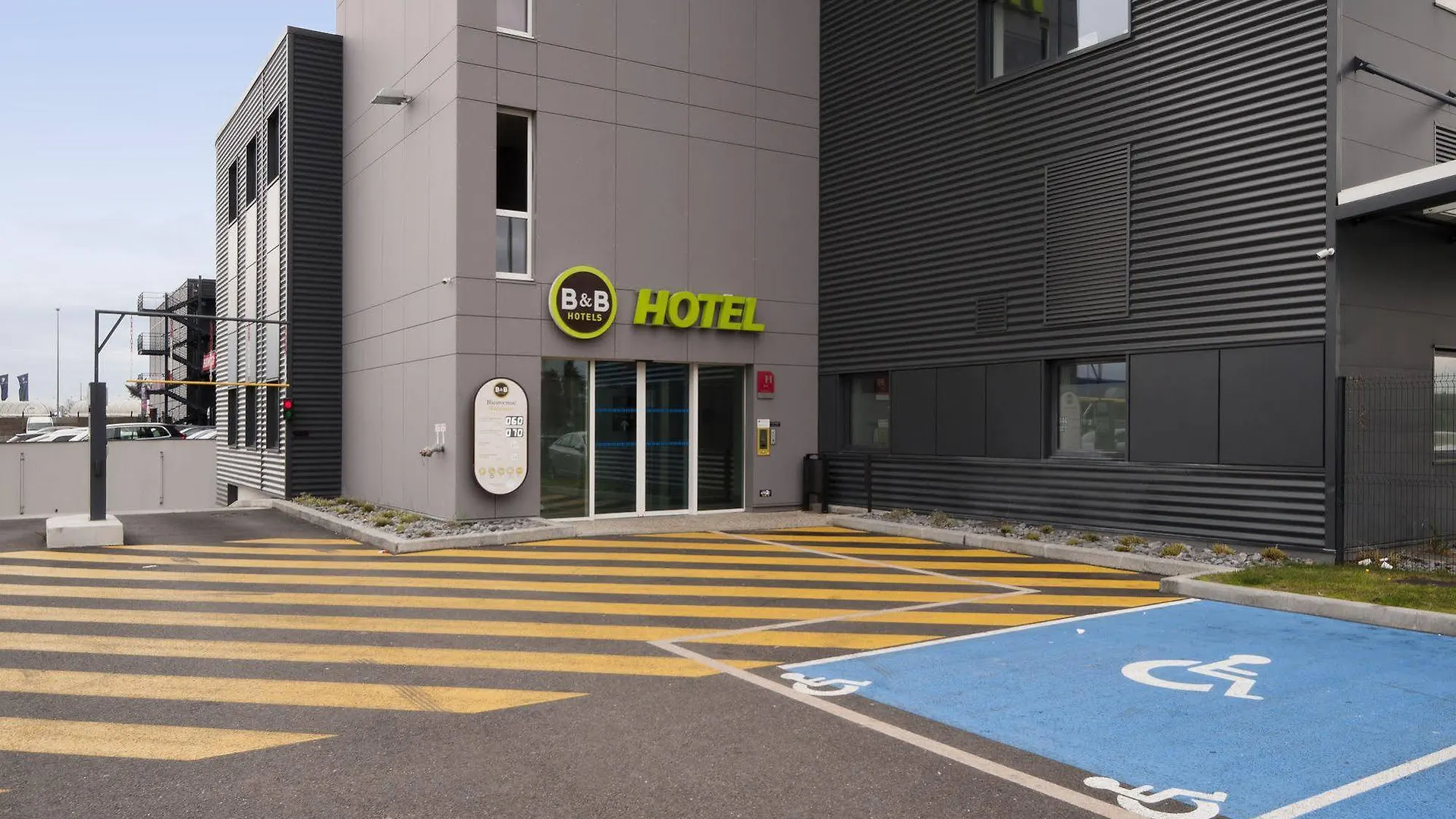 B&B Hotel Lyon Sud Etats-Unis Venissieux 2*,  France